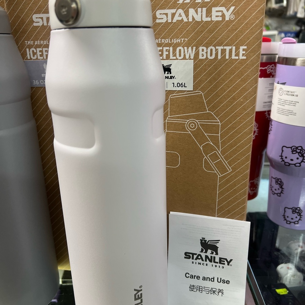 Stanley White IceFlow Bottle